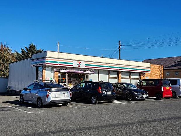 セブンイレブン八街富山十字路店まで687m