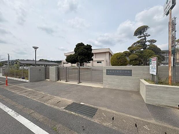 山武市立松尾小学校まで570m