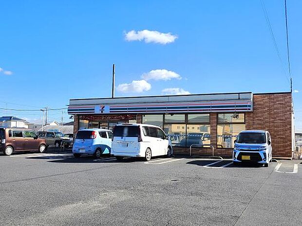 セブン-イレブン 成田西三里塚店まで306m