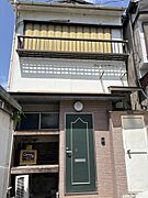 六地蔵駅より徒歩8分 築49年5ヶ月 2階建の賃貸物件