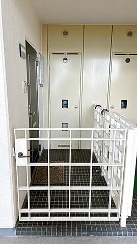 玄関 コスモウイング宇治 1階/-