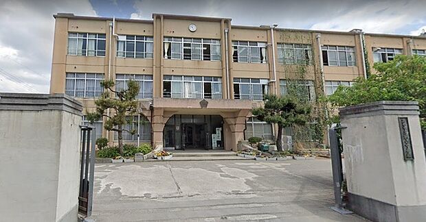 京都市立桃山中学校まで344m