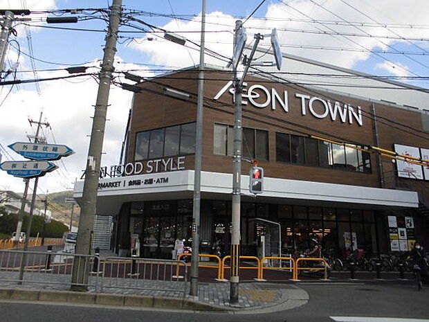 イオンタウン山科椥辻まで376m