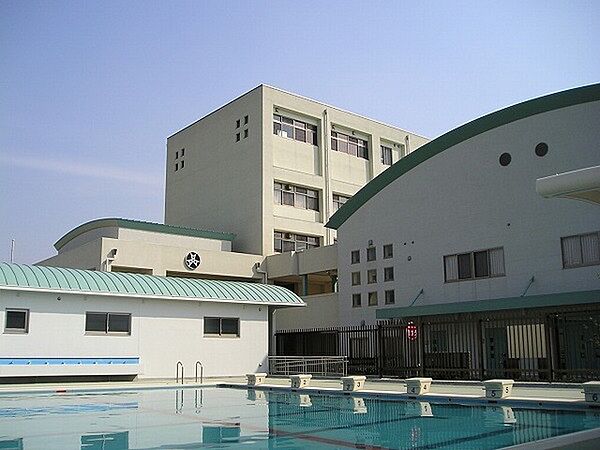 宇治市立大久保小学校まで608m