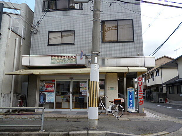 有限会社朝日屋クリーニング　桃山南口店まで688m