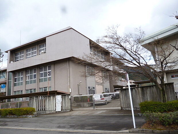 京都府立東稜高校まで420m