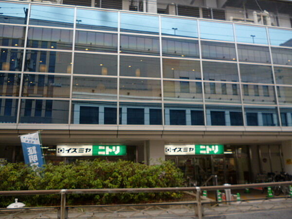 イズミヤ六地蔵店まで579m