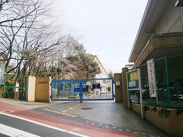 京都市立桃山東小学校まで1010m