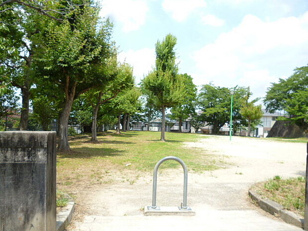 万帖敷公園まで197m