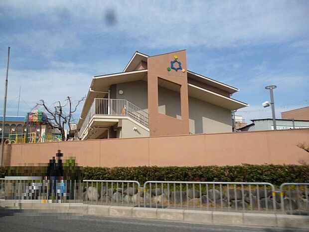 さつき幼稚園まで686m