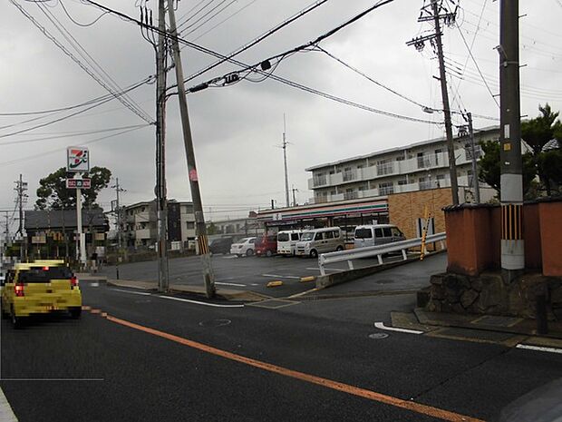 セブンイレブン宇治広野町店まで676m
