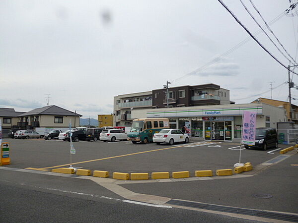 ファミリーマート宇治伊勢田北山店まで661m