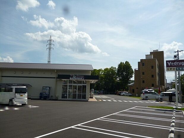 Vドラッグ伏見小栗栖店 まで518m、2017年7月20日オープンしました! 駐車場がとても広いです。