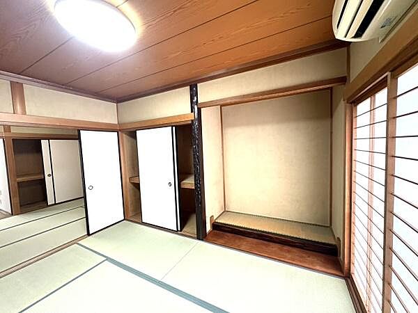 床の間のある本格的な趣のある和室
