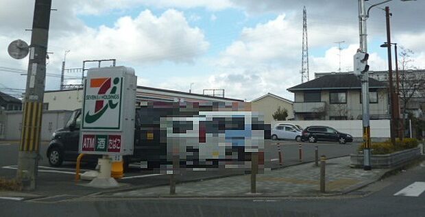 セブンイレブン伏見向島津田町店まで426m