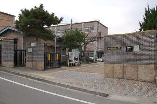 京都市立大宅小学校まで359m