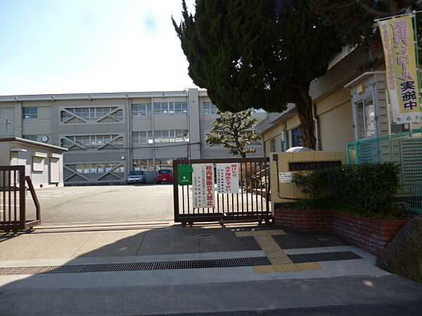 宇治市立槙島小学校まで619m