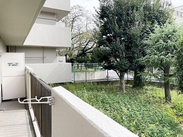 【眺望】1階につき下階住戸無し！緑あふれる住環境です