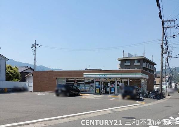 ファミリーマート嵯峨野宮ノ元町店まで220m、営業時間：24時間営業