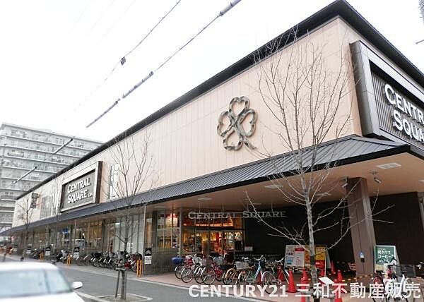 ライフセントラルスクエア西大路花屋町店まで361m、営業時間：9：30～0：00■駐車場（時間貸）・自転車・バイク利用可■証明写真機有■近隣にセブンイレブン有