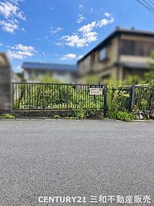 外観:■叡山電鉄「茶山・京都芸術大学」駅まで徒歩18分、市バス「上池田町」停まで徒歩3分の距離です■スーパー・コンビニ・薬局・郵便局が徒歩10分圏内にある交通・買物に便利な立地です 外観:■叡山電鉄「茶山・京都芸術大学」駅まで徒歩18分、市バス「上池田町」停まで徒歩3分の距離です■スーパー・コンビニ・薬局・郵便局が徒歩10分圏内にある交通・買物に便利な立地です