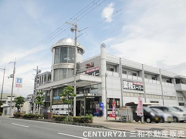 業務スーパー吉祥院店まで712m、営業時間：9：00～20：00■広々駐車場・自転車・バイク利用可■葛野大路通り面す■近隣にローソン・公園有