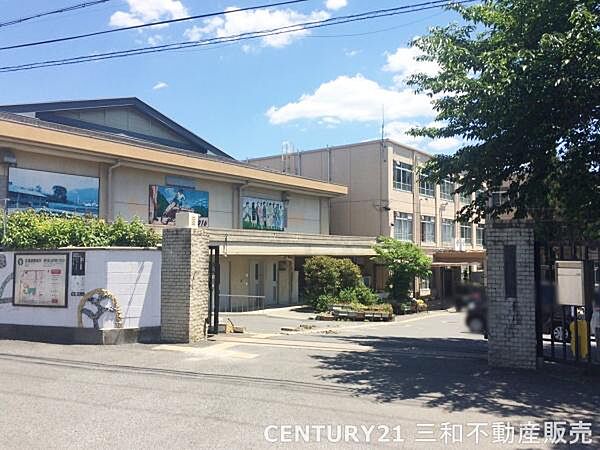 京都市立山科中学校まで419m