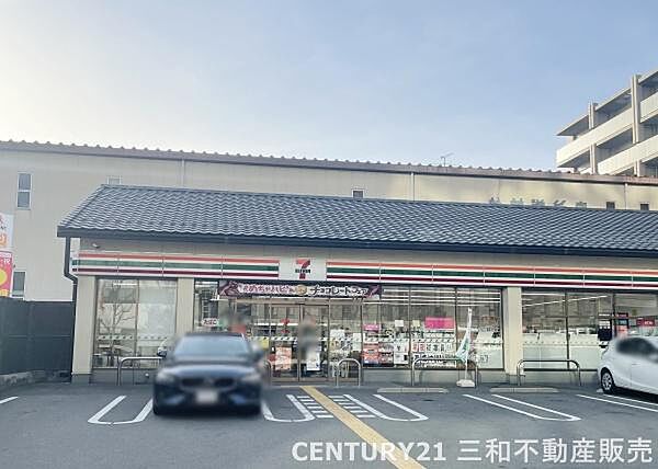 セブンイレブン京都西大路八条北店まで610m、営業時間：24時間営業■駐車場・自転車・バイク利用可■近隣に新京都南病院・スギ薬局・幼稚園・ローソンストア100有