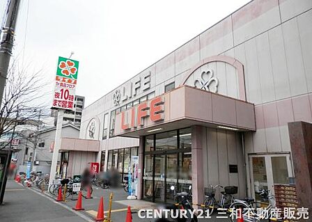 ライフ西七条店まで860m、営業時間:9:00~21:00■自転車・バイク利用可■JR・市バス「西大路七条」停利用可■証明写真機有■近隣にコレモ有