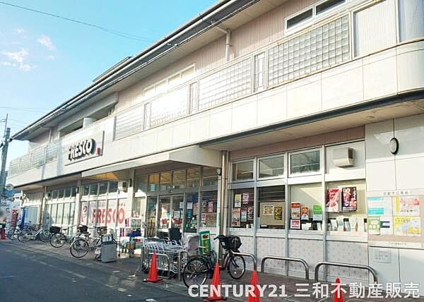フレスコSAGA店まで540m、営業時間：9：00～21：00■自転車・バイク利用可■京福「鹿王院」駅近辺■近隣にセブンイレブン・中信、京都銀行ATM有