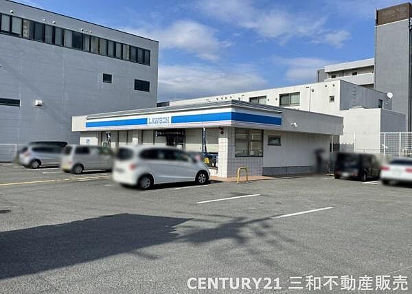 ローソン天神川八条店まで252m、営業時間：24時間営業■駐車場・自転車・バイク利用可