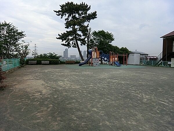 井田伊勢台公園まで550m、井田伊勢台公園