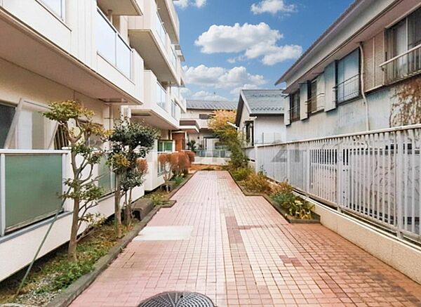 平日，土日，祝日問わずご案内致します。お気軽にお問合わせください