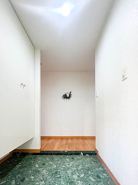 ～Entrance～  帰り着くたびに洗練されたテイストの空間に迎えられ誇りと喜びを感じる玄関まわり。