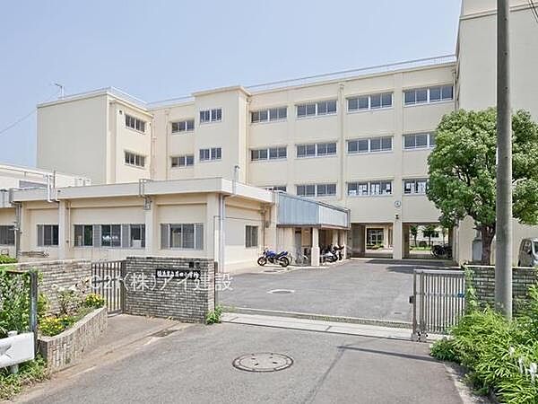 横浜市立荏田小学校まで80m、横浜市立荏田小学校