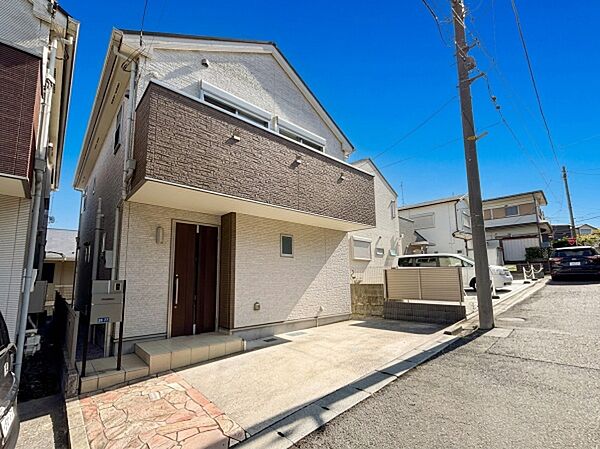 ～Exterior～  ベビーカーも楽々の道路とフラットな立地、理想的ですね。