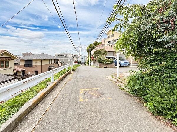 ～高台の心地良い風を纏う、日照に恵まれた邸宅～