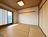 和室：～Japanese-style room～  ちょっと一休みするのに最適な和室空間です。
