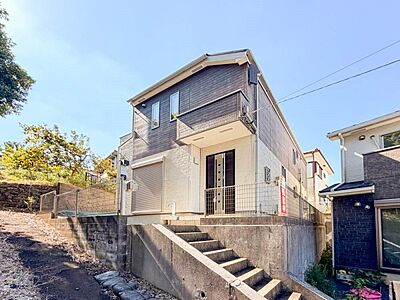 外観：この家からスタートする「新しいライフスタイル」はご家族にとって大切で貴重な時間。少しでも豊かに、そして快適に…そんな理想の暮らしを叶えてくれるお家になるはずです。