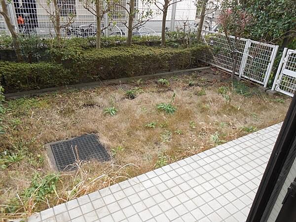 専用庭は約24平米あります。