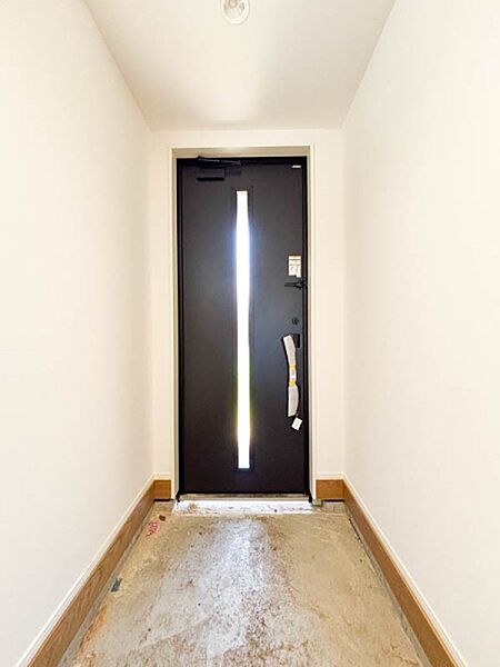 【Entrance】  すっきりとした玄関がいつも優しく明るく出迎えしてくれます。
