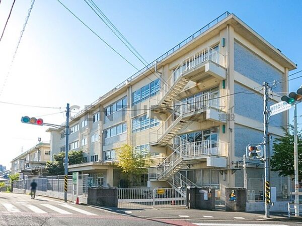 川崎市立南百合丘小学校まで350m、川崎市立南百合丘小学校