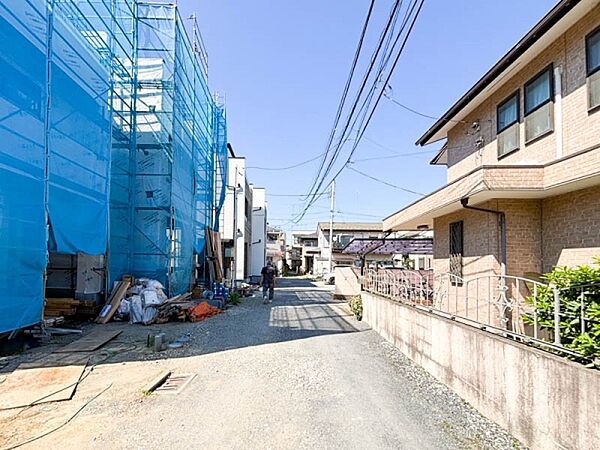 前面道路が広く車庫入れ楽々