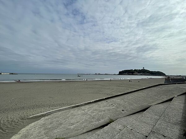 片瀬東浜海岸まで950m、片瀬東浜海岸