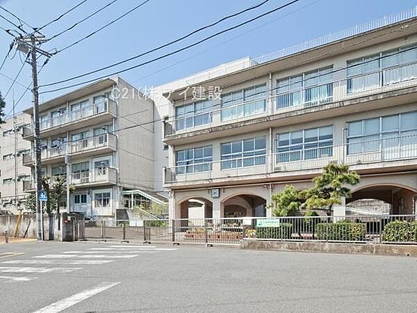 横浜市立老松中学校まで570m、横浜市立老松中学校
