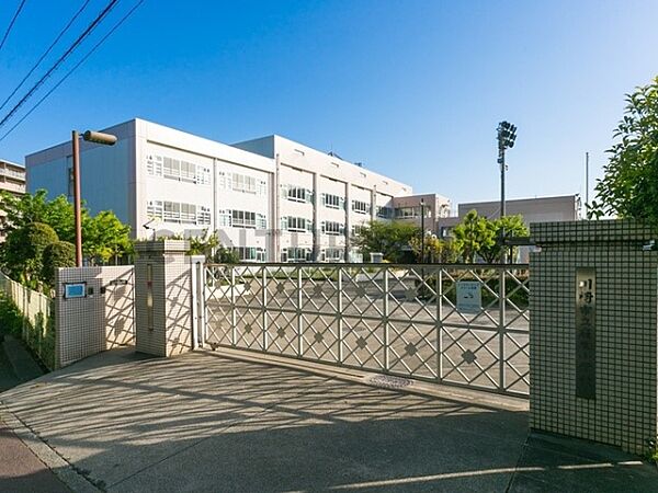 川崎市立柿生中学校まで400m、川崎市立柿生中学校