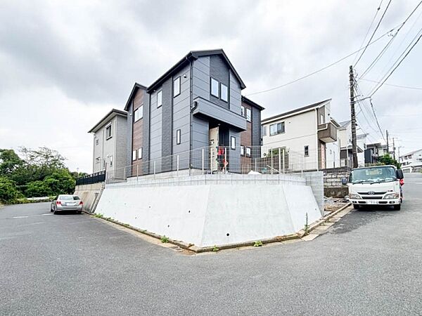 前面道路が広く車庫入れ楽々
