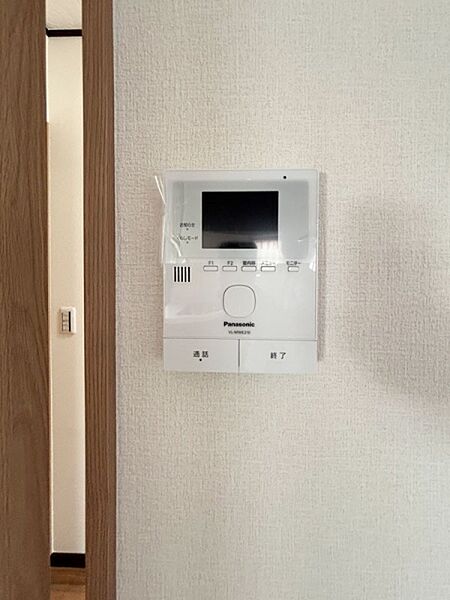 ～TVモニター付きインターホン～  急な来訪者も目で見て確認できる安心感。
