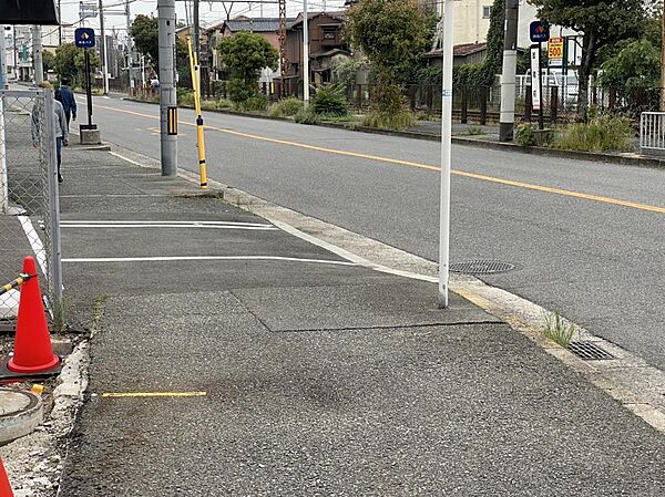 広い歩道があるので小さなお子様にも安心です。
