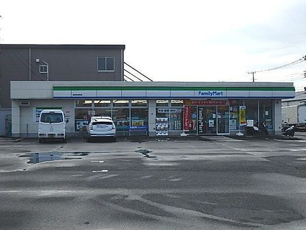 ファミリーマート綾瀬寺尾本町店まで511m